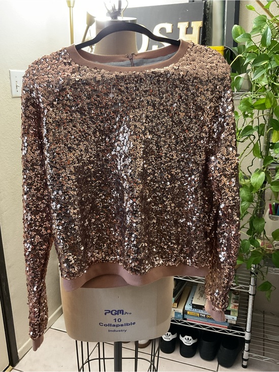love sadie Tops - 💜💜💜 Women's Rose Gold Sequin Pullover Sweatshirt